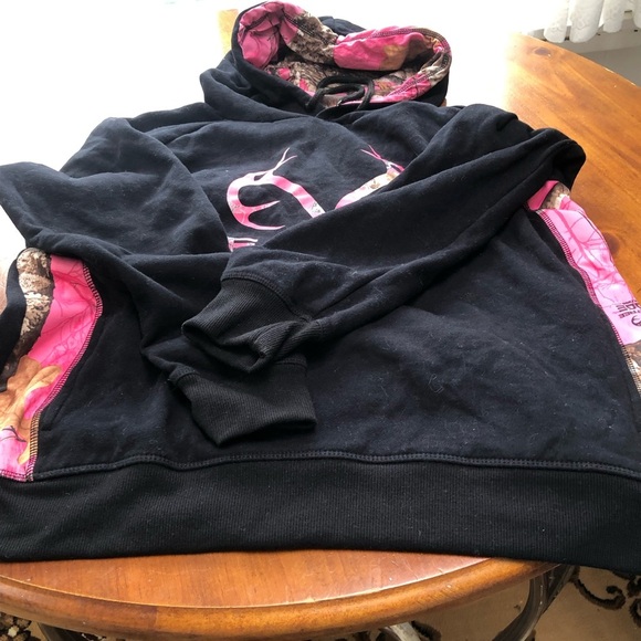 Realtree Black Hoodie with Pink Camo Accents -size medium -classy comfort - Picture 1 of 8